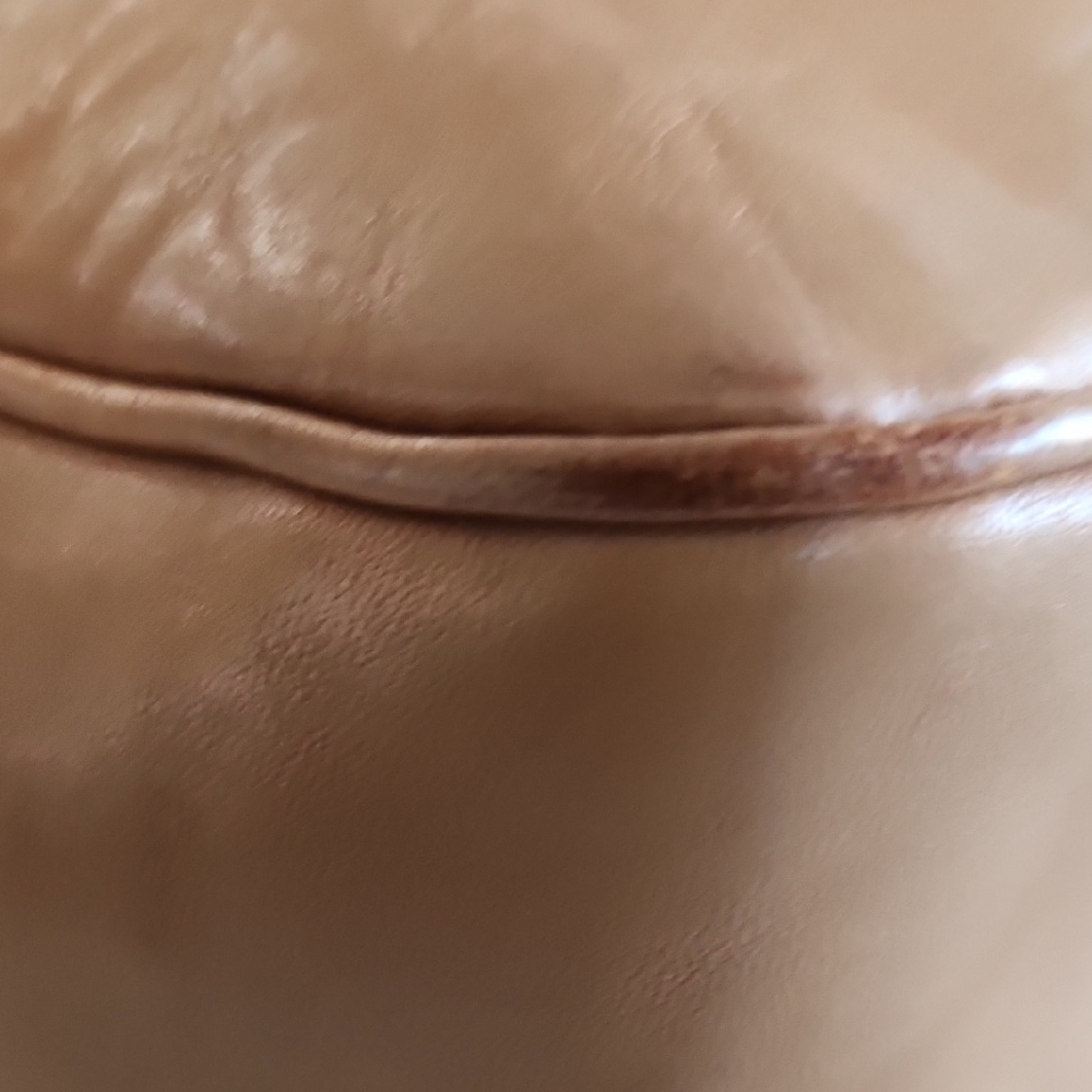 ‼️FINAL SALE‼️Gucci Tan Leather Shoulder Bag - Picture 9 of 16